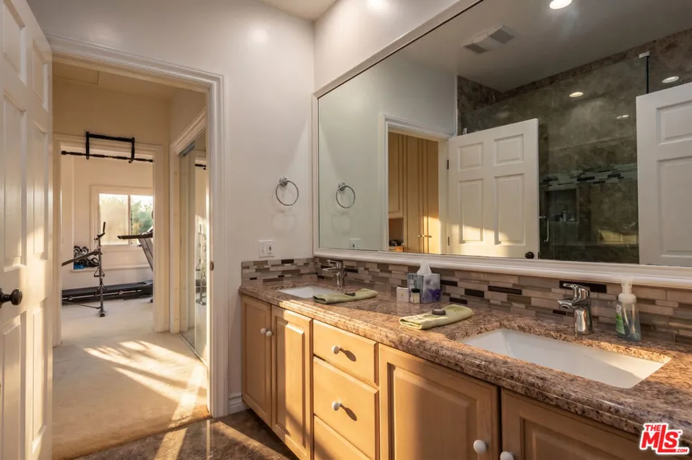 29752 Baden Place Malibu, CA 90265