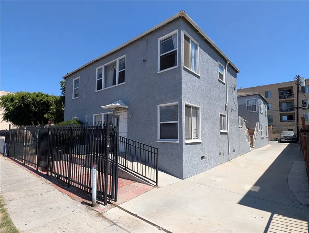 218 Normandie #1/4 Los Angeles, CA 90004