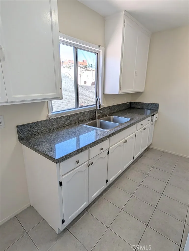 218 Normandie #1/4 Los Angeles, CA 90004
