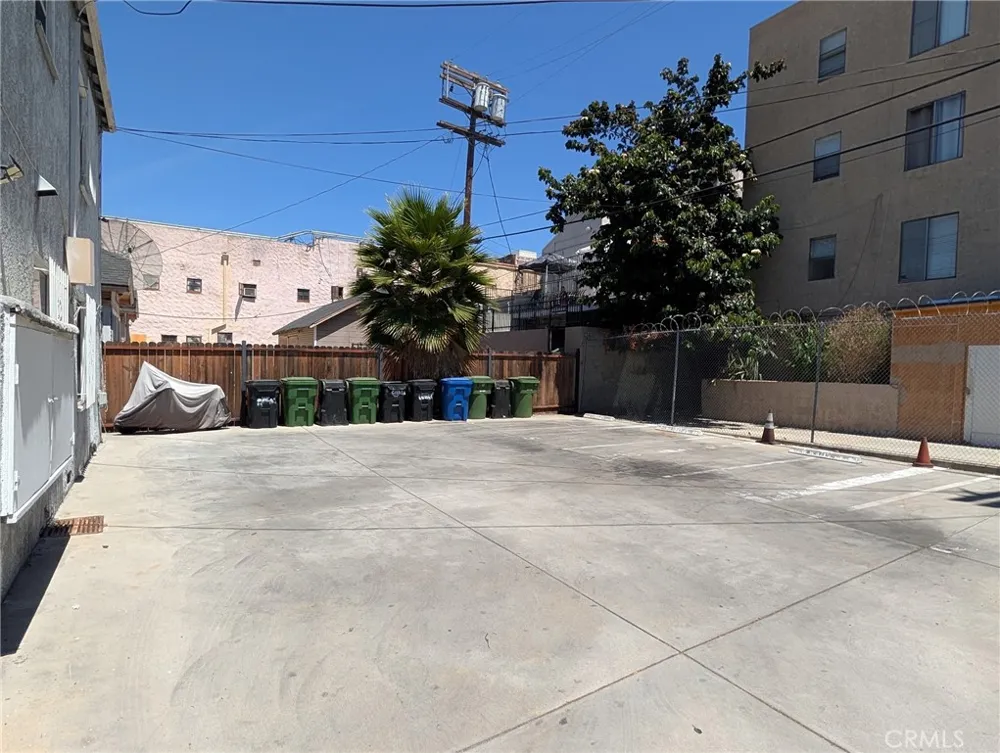 218 Normandie #1/4 Los Angeles, CA 90004