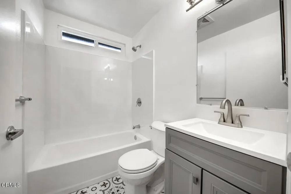 3116 Casitas Avenue #4 Los Angeles, CA 90039