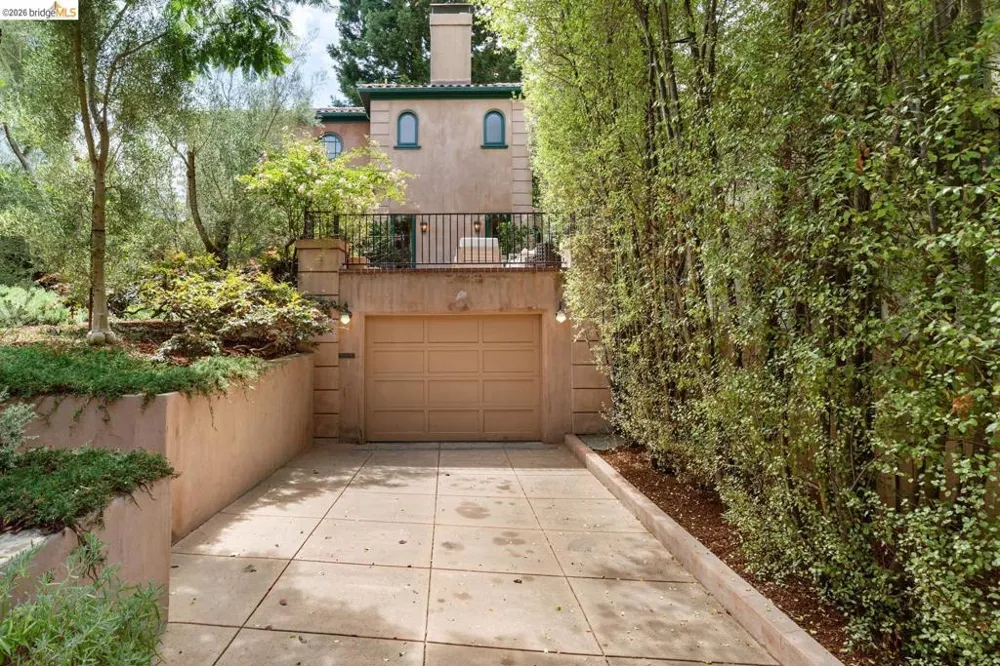 1411 Hawthorne Terr Berkeley, CA 94708