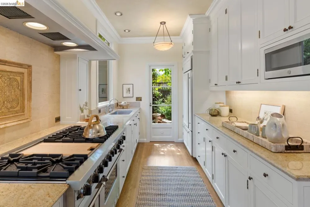 1411 Hawthorne Terr Berkeley, CA 94708