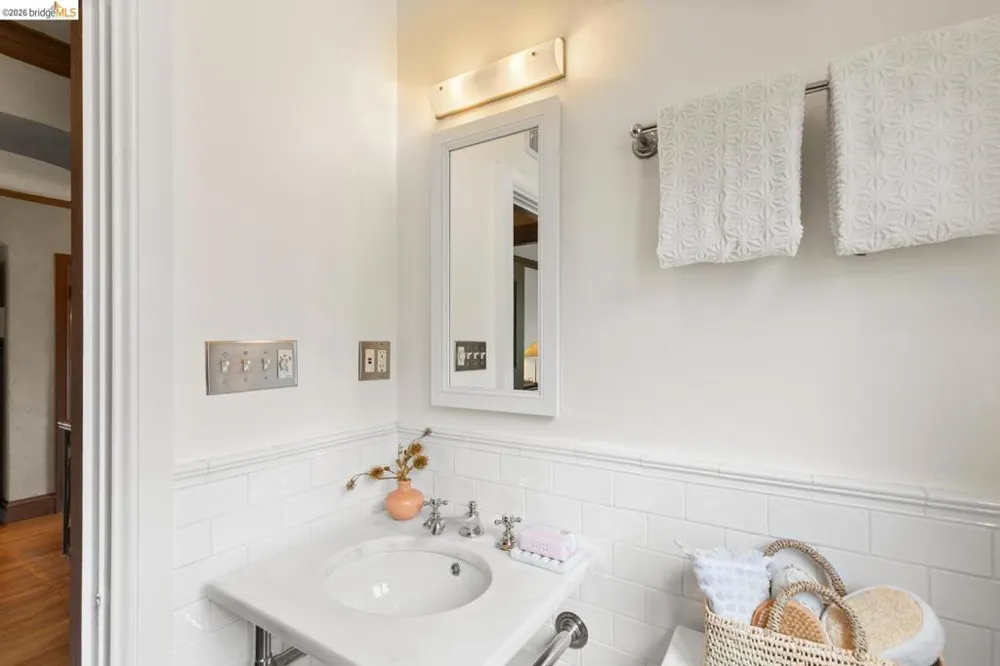 1411 Hawthorne Terr Berkeley, CA 94708
