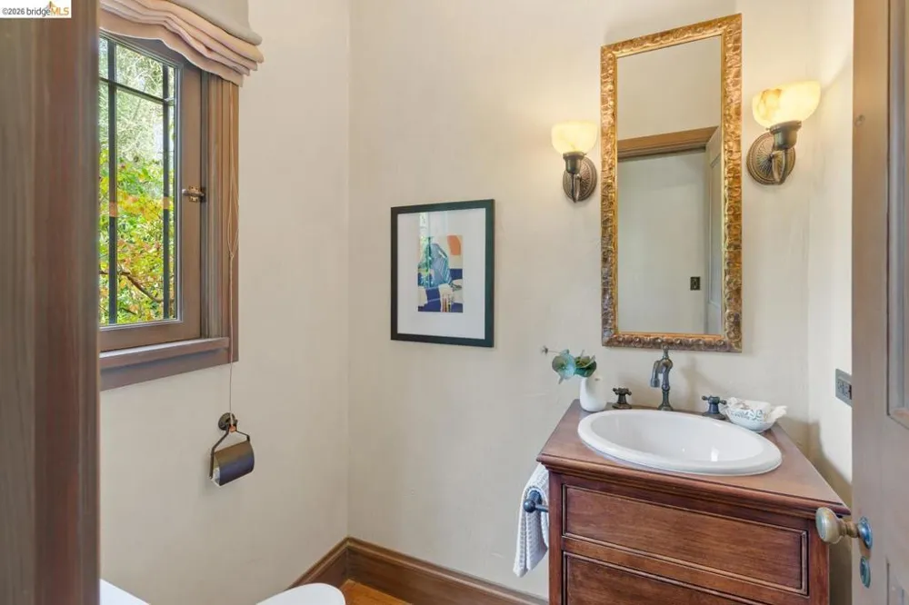 1411 Hawthorne Terr Berkeley, CA 94708