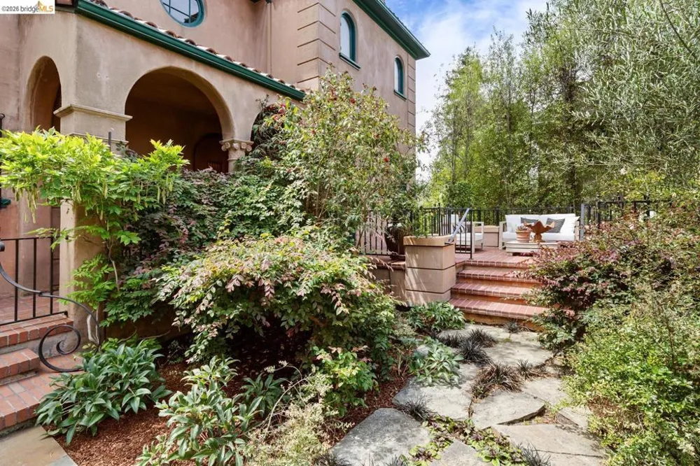 1411 Hawthorne Terr Berkeley, CA 94708