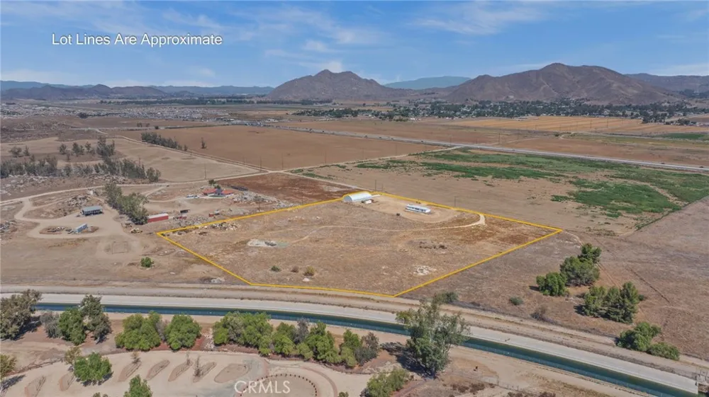 33711 Patton Avenue Winchester, CA 92596