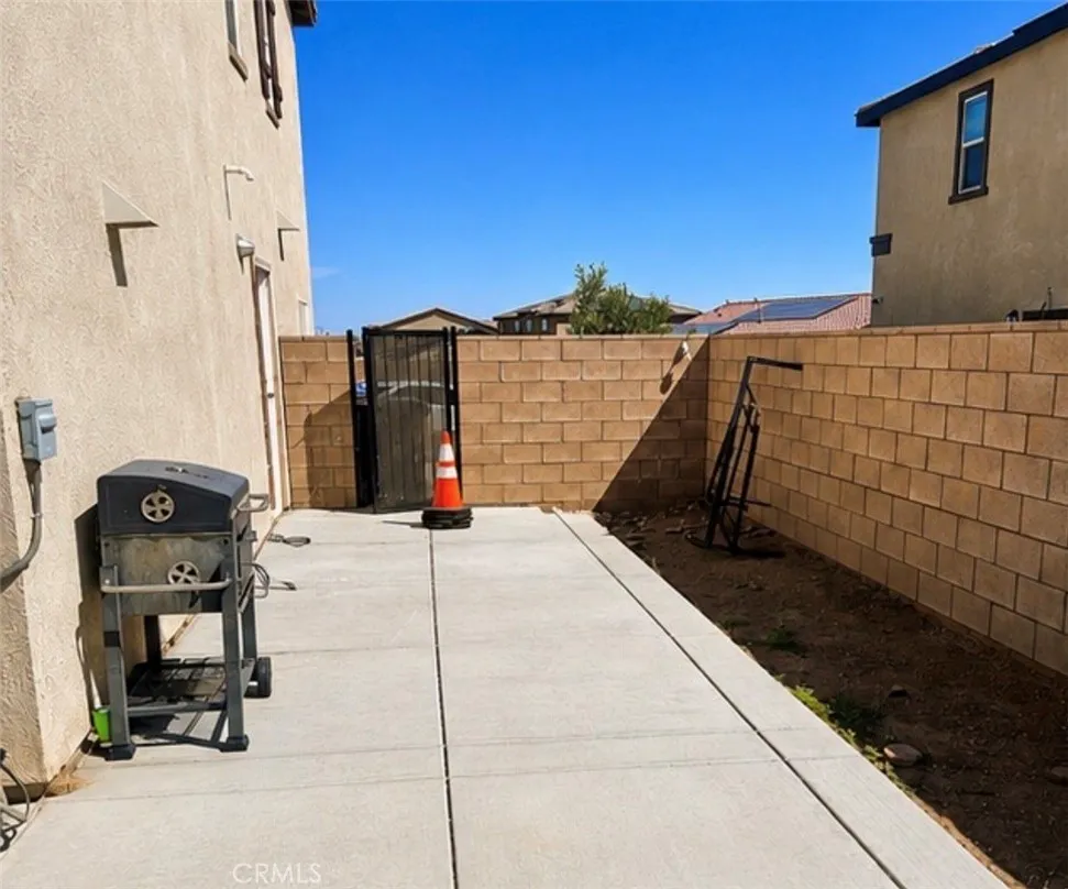 13787 Emery Victorville, CA 92392