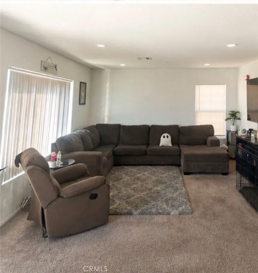 13787 Emery Victorville, CA 92392