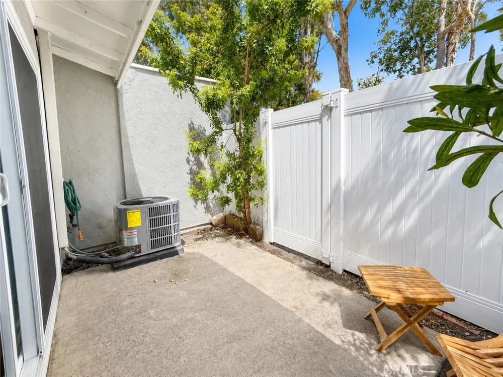 26231 Via Roble Mission Viejo, CA 92691