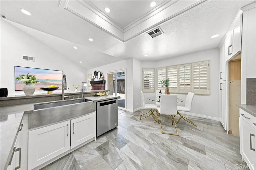 357 Windemere Walnut, CA 91789