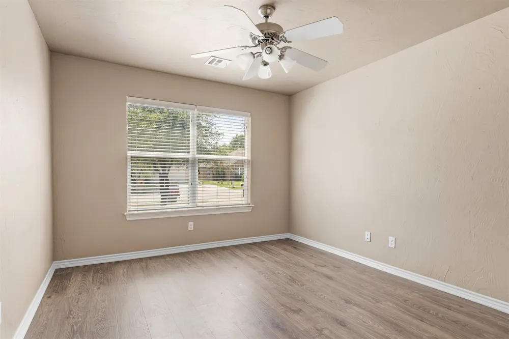 4627 Lakeshore Drive Ardmore, OK 73401