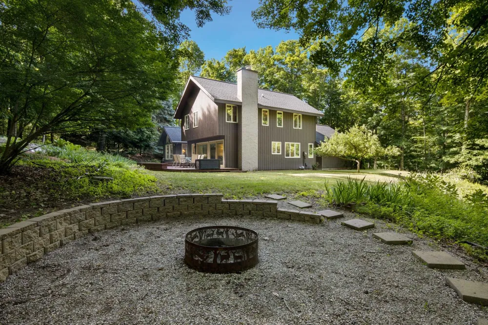 8676 Fairway Drive Benzonia Township, MI 49617