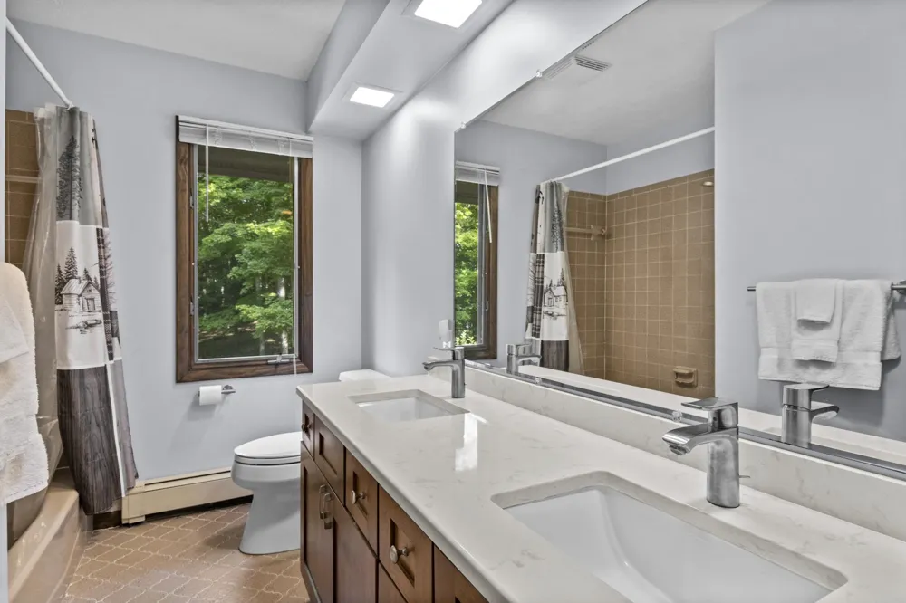 8676 Fairway Drive Benzonia Township, MI 49617