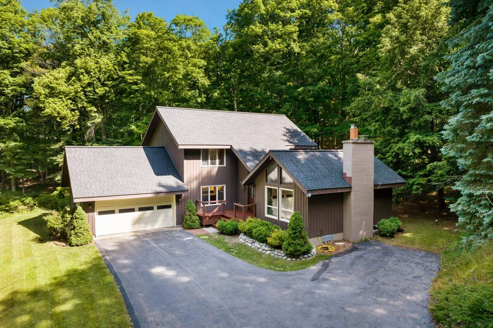 8676 Fairway Drive Benzonia Township, MI 49617