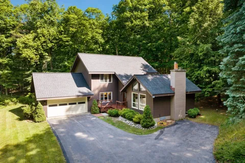 8676 Fairway Drive