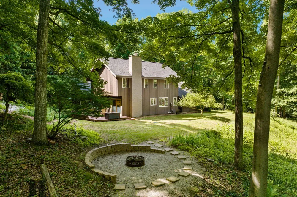 8676 Fairway Drive Benzonia Township, MI 49617