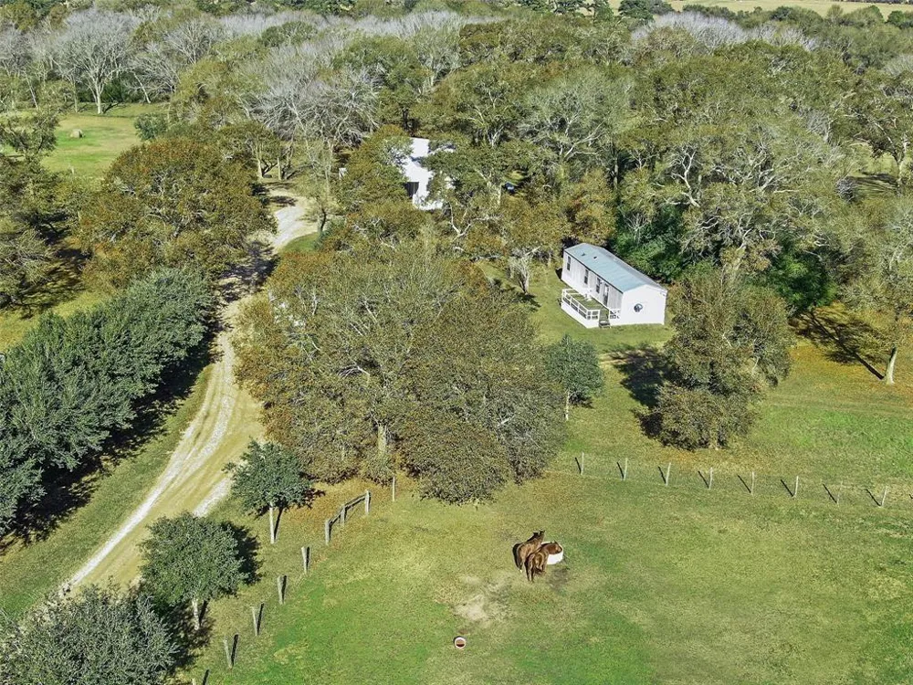 19204 Fm 359 Road Hempstead, TX 77445