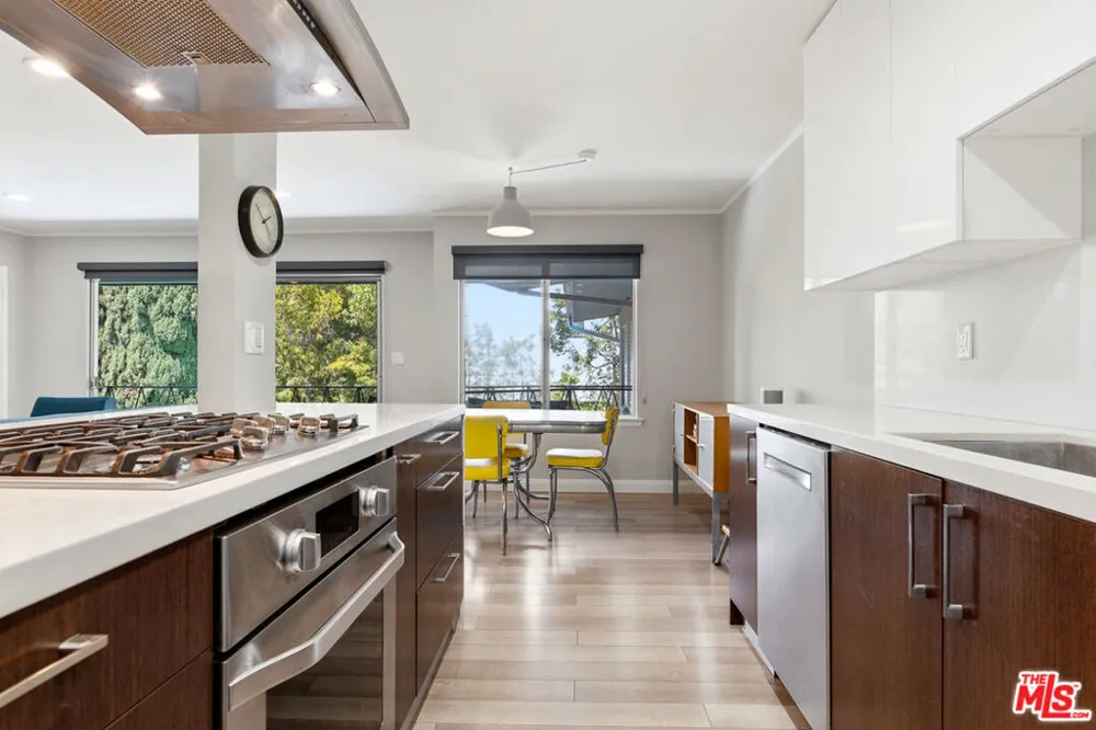 1275 Havenhurst Drive #15 West Hollywood, CA 90046