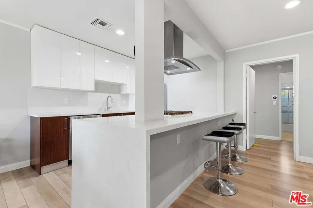 1275 Havenhurst Drive #15 West Hollywood, CA 90046