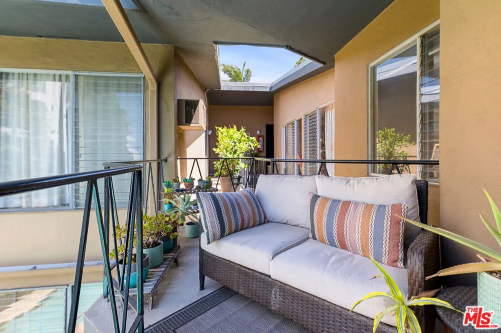 1275 Havenhurst Drive #15 West Hollywood, CA 90046