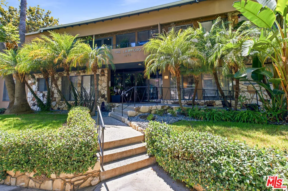 1275 Havenhurst Drive #15 West Hollywood, CA 90046