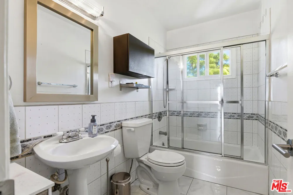 1275 Havenhurst Drive #15 West Hollywood, CA 90046