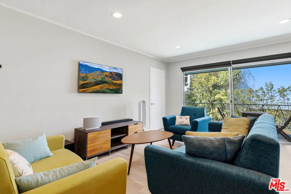 1275 Havenhurst Drive #15 West Hollywood, CA 90046
