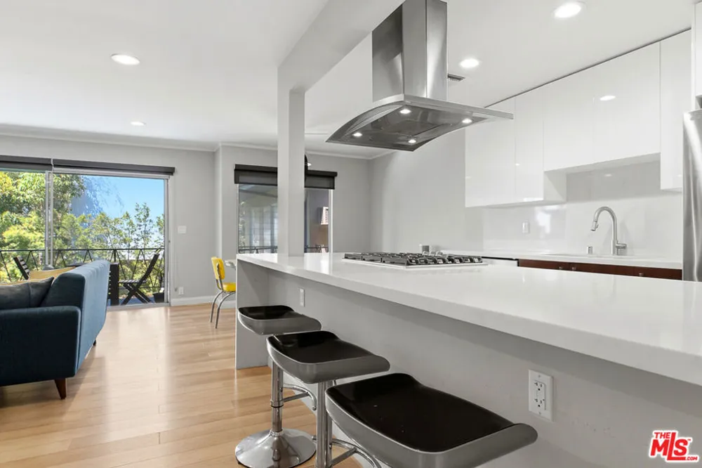 1275 Havenhurst Drive #15 West Hollywood, CA 90046