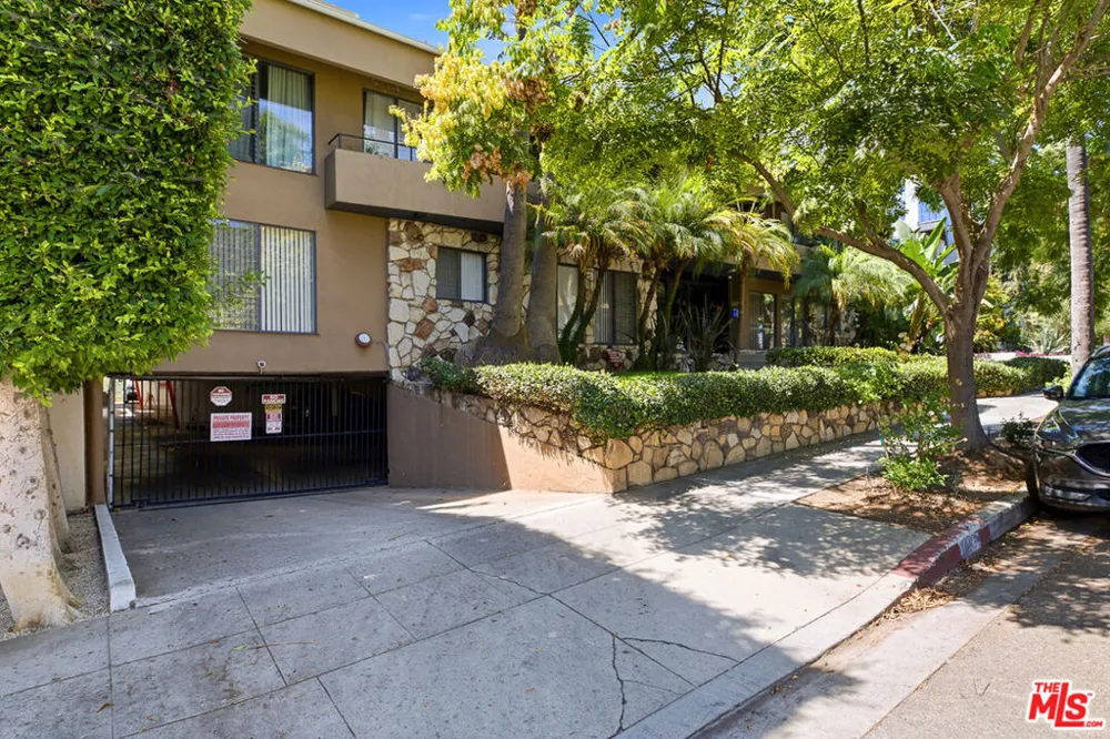 1275 Havenhurst Drive #15 West Hollywood, CA 90046