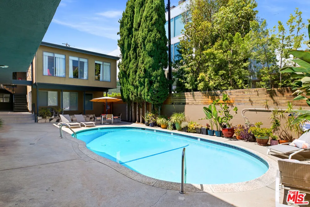 1275 Havenhurst Drive #15 West Hollywood, CA 90046