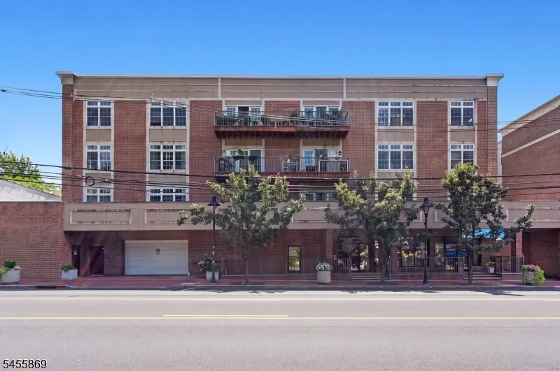 1677 Springfield Ave, Unit 2 #2 Unit 2 Maplewood, NJ 07040