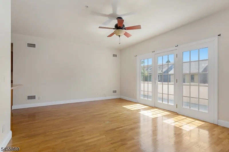 1677 Springfield Ave, Unit 2 #2 Unit 2 Maplewood, NJ 07040