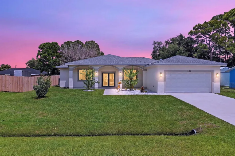1471 SE Proctor Lane Port St. Lucie, FL 34983