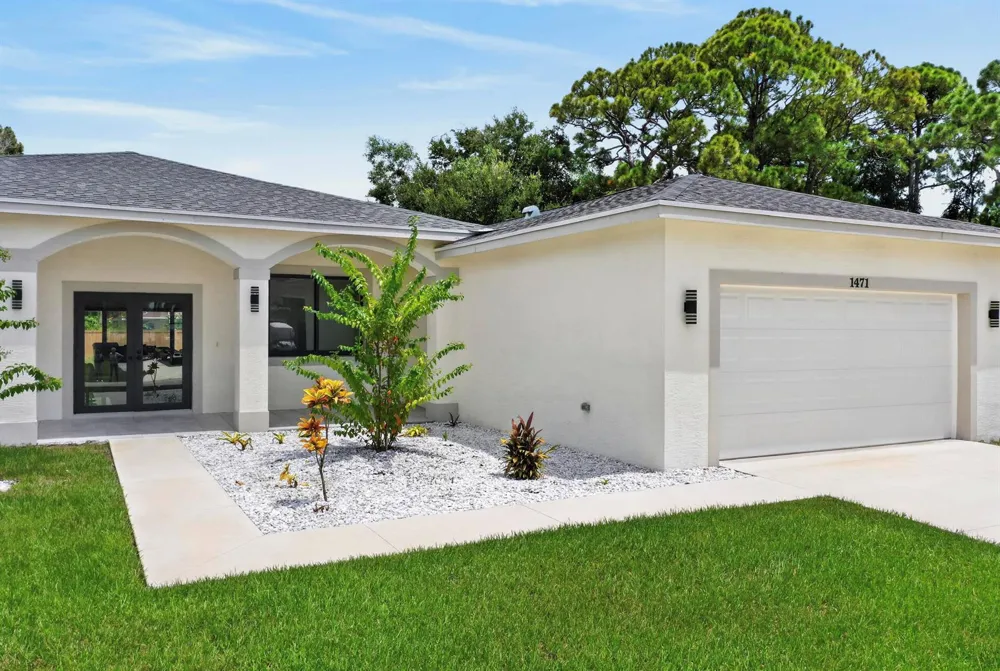 1471 SE Proctor Lane Port St. Lucie, FL 34983
