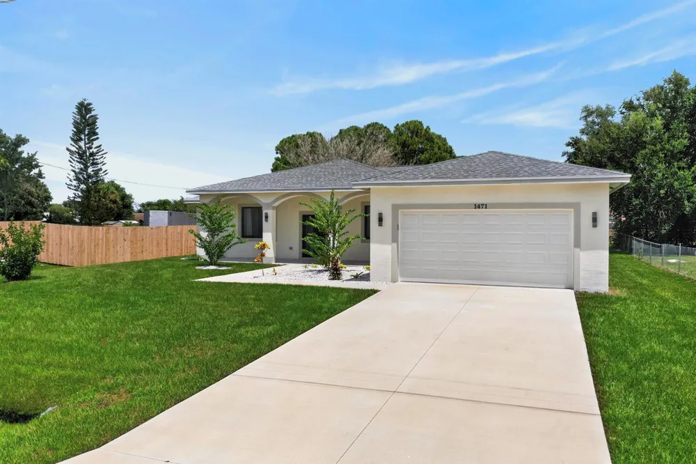 1471 SE Proctor Lane Port St. Lucie, FL 34983