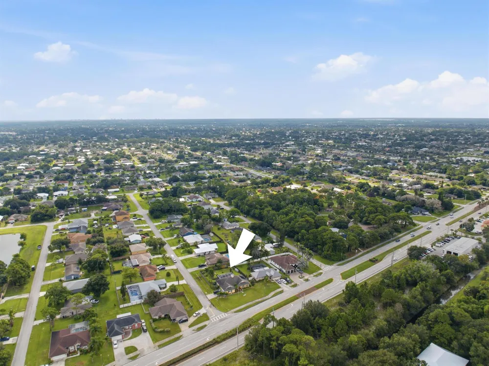 692 SW EWING AVENUE Port St. Lucie, FL 34983