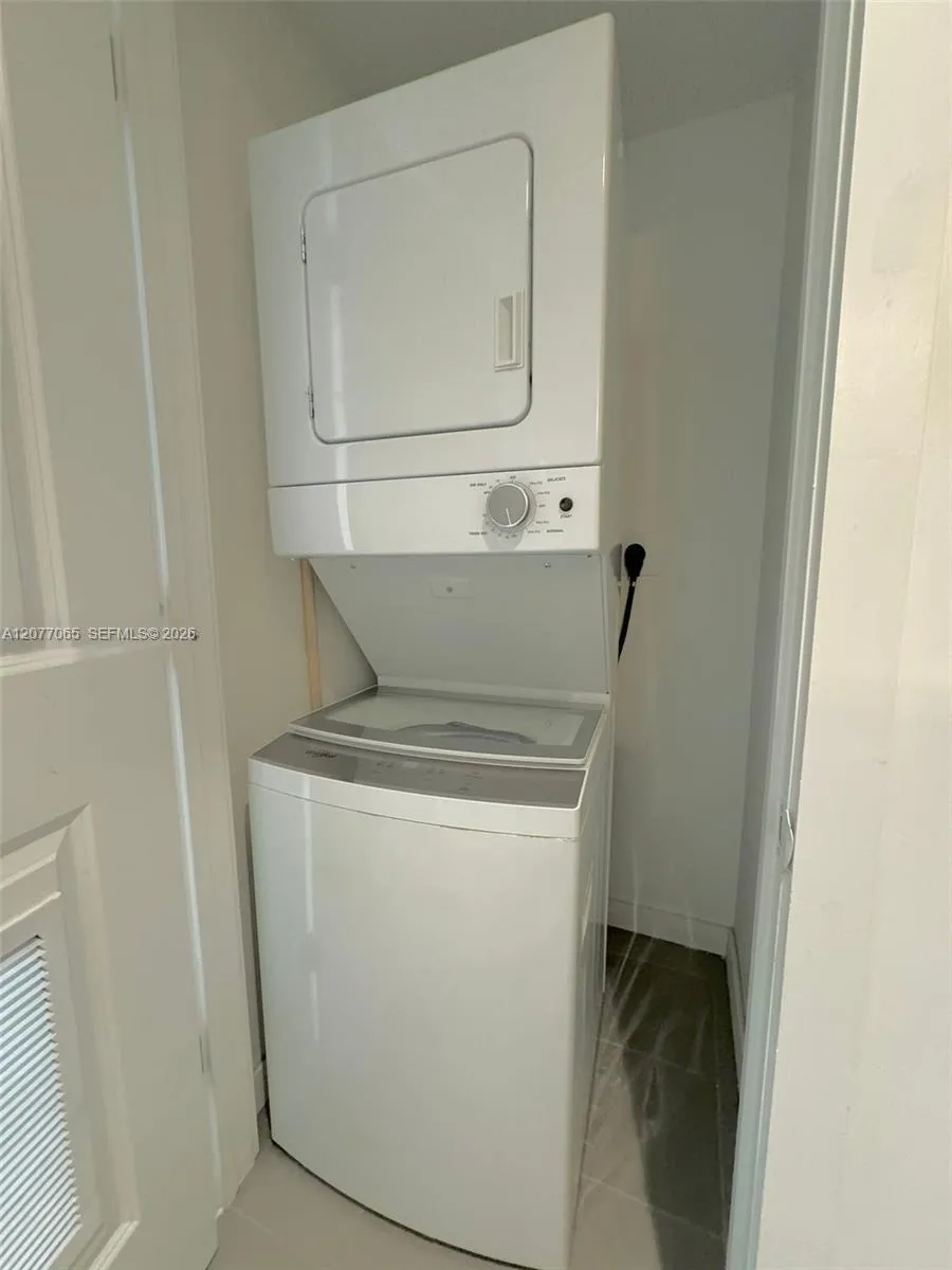 1600 NE 1st Ave #1416 Miami, FL 33132