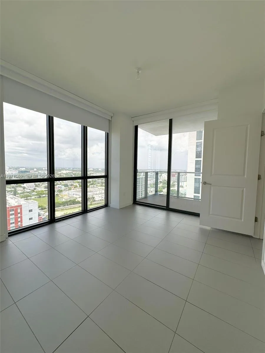 1600 NE 1st Ave #1416 Miami, FL 33132
