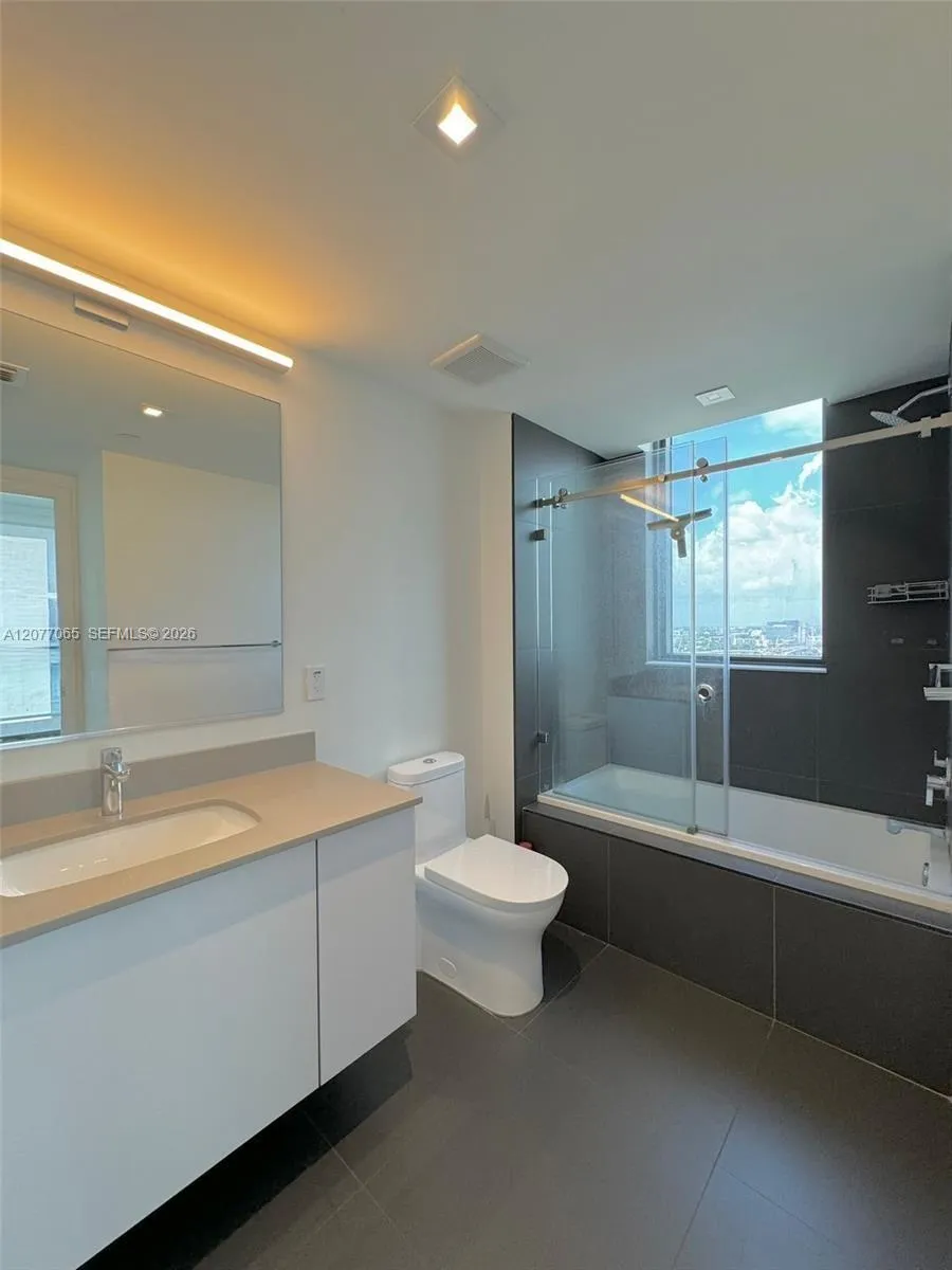 1600 NE 1st Ave #1416 Miami, FL 33132