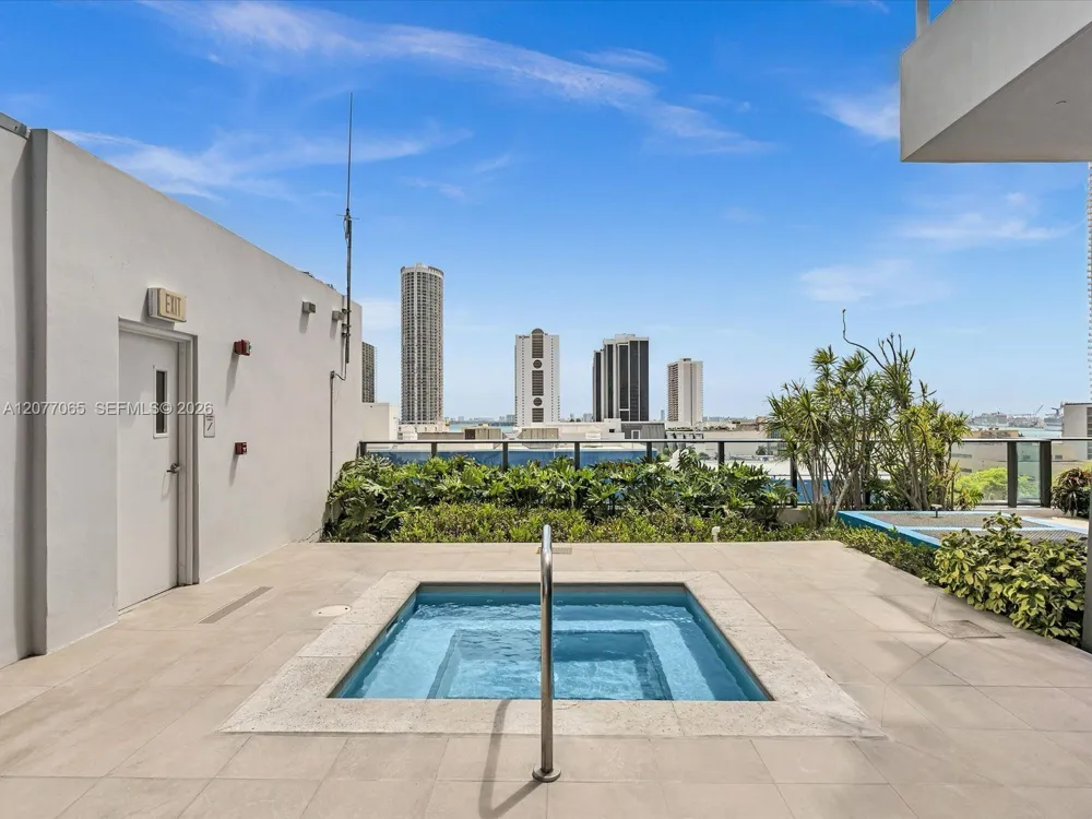 1600 NE 1st Ave #1416 Miami, FL 33132