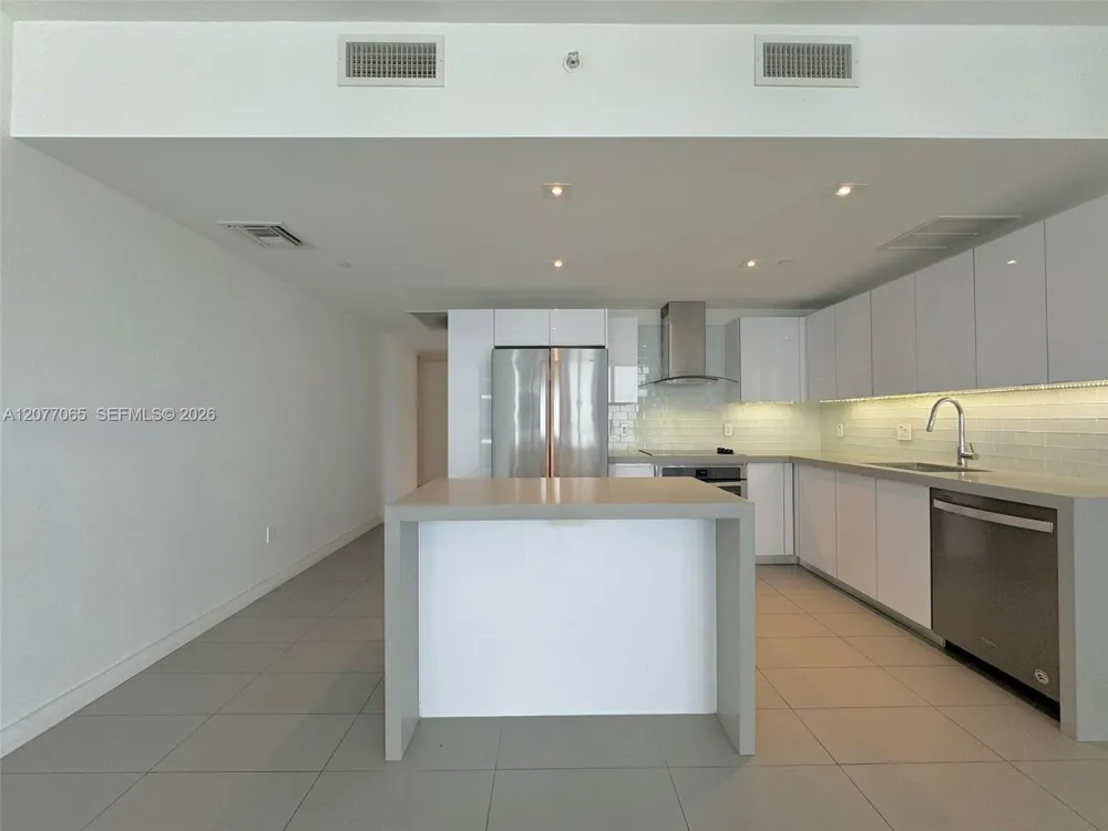 1600 NE 1st Ave #1416 Miami, FL 33132