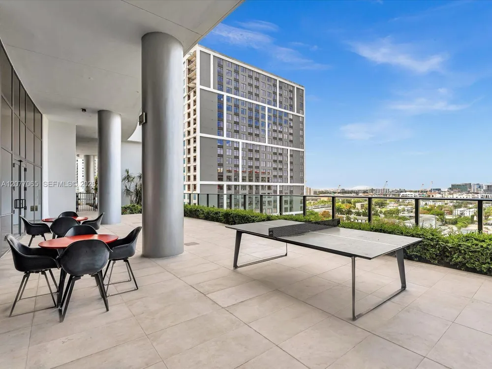 1600 NE 1st Ave #1416 Miami, FL 33132