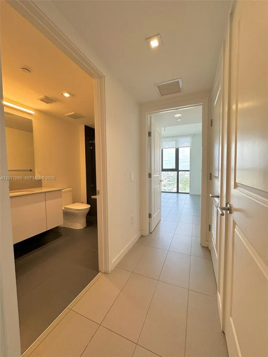 1600 NE 1st Ave #1416 Miami, FL 33132