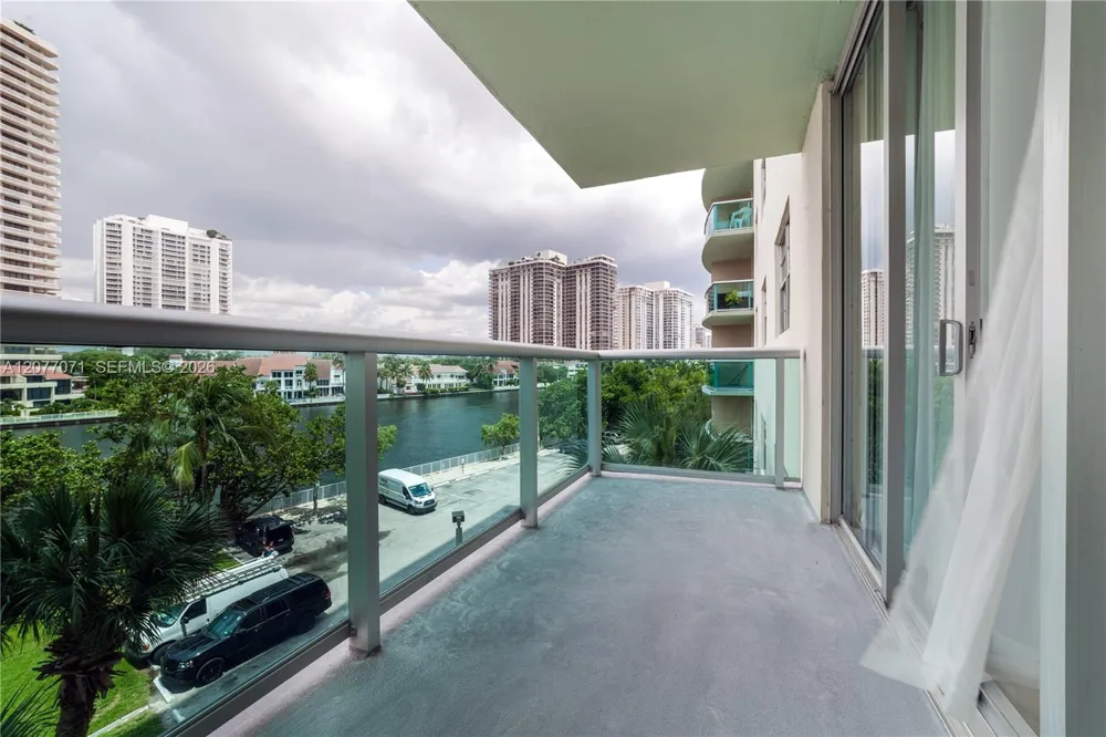 19390 Collins Ave #419 Sunny Isles Beach, FL 33160