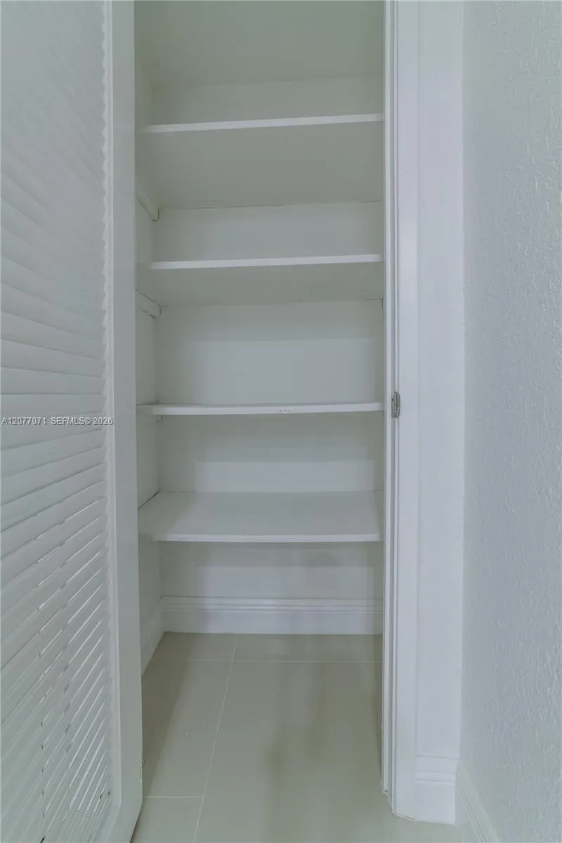 19390 Collins Ave #419 Sunny Isles Beach, FL 33160