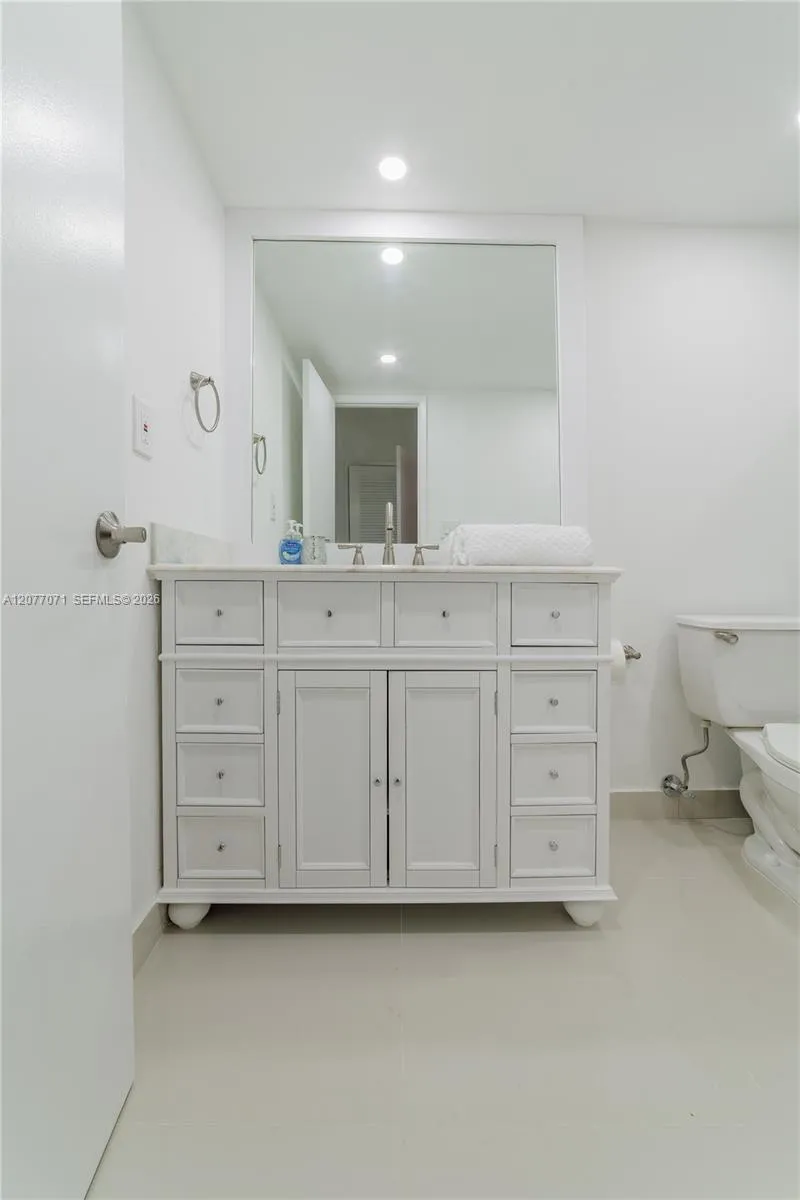19390 Collins Ave #419 Sunny Isles Beach, FL 33160