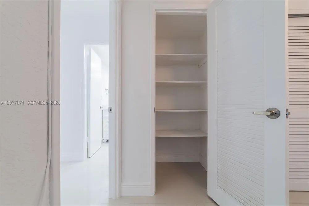 19390 Collins Ave #419 Sunny Isles Beach, FL 33160