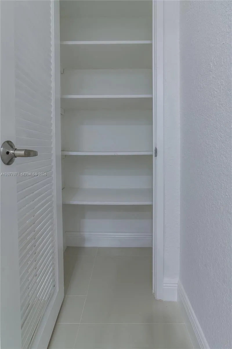 19390 Collins Ave #419 Sunny Isles Beach, FL 33160