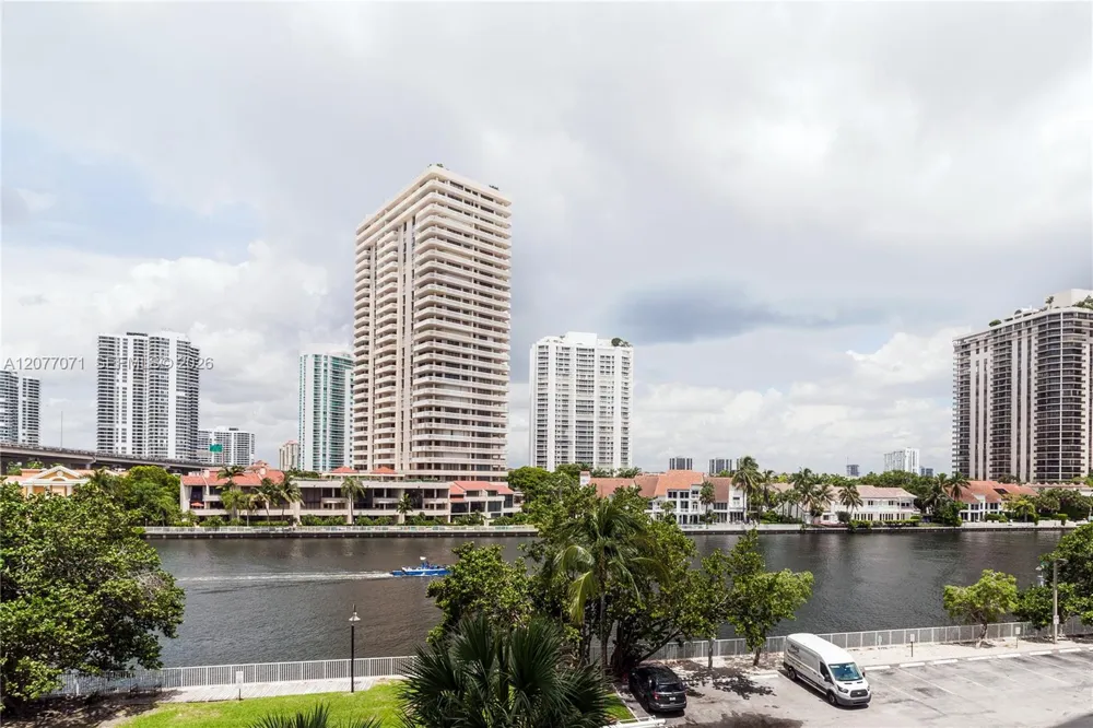 19390 Collins Ave #419 Sunny Isles Beach, FL 33160